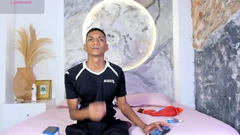 Julien online show from April 11, 12:20 pm