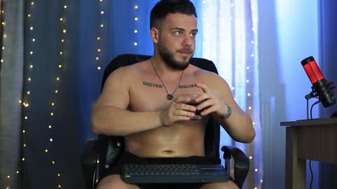 JULiUS   online show from January 13, 11:49 pm