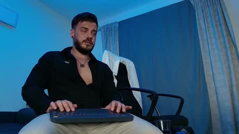 JULiUS   online show from December 27, 7:08 am