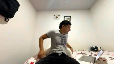 junior_osorio_2 online show from February 7, 3:46 am