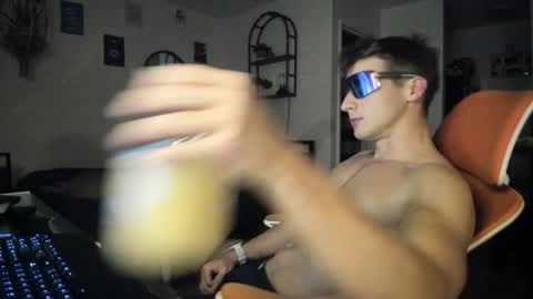 Junior Madison online show from March 27, 1:32 am