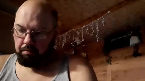 just_hangin_around online show from September 29, 1:41 pm