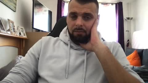 Snapshot of justforfunchriss chatting on September 29, 11:52 am justforfunchriss online show from September 29, 11:52 am