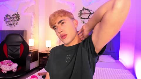 Justin online show from November 10, 11:26 am