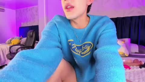 Justin online show from April 10, 12:39 am