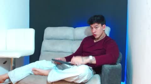 justinfuller_31 online show from March 3, 6:59 pm