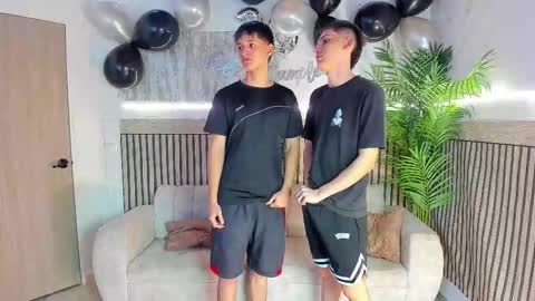 justingtime21 online show from December 13, 9:32 pm