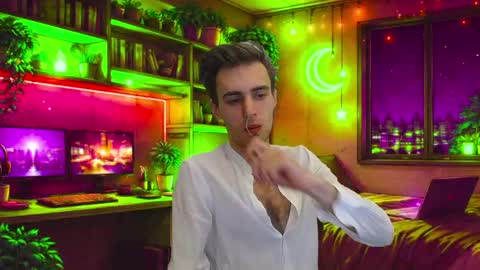 Hologram Guy online show from June 3, 5:42 am