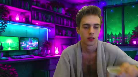 Hologram Guy online show from June 8, 5:41 am