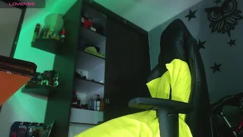 Justinsc online show from April 2, 11:23 pm