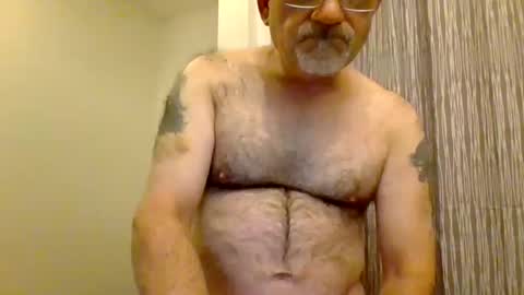 justredneck online show from December 6, 1:40 am