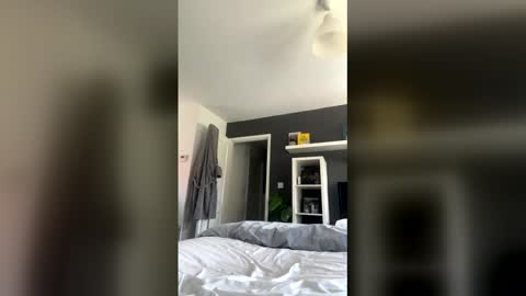 kaipup22 online show from April 6, 1:12 pm