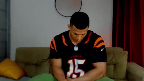 kale thomson online show from November 11, 2:49 am