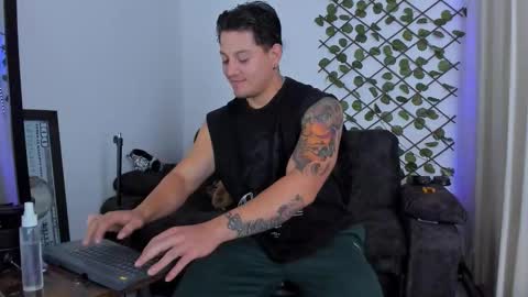 Snapshot of kaledd_musclee chatting on September 12, 6:41 pm Kaledd musclees room Master online show from September 12, 6:41 pm