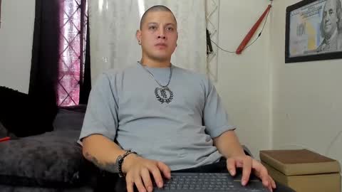 Snapshot of kaledd_musclee chatting on December 7, 2:46 pm Kaledd musclees room Master online show from December 7, 2:46 pm