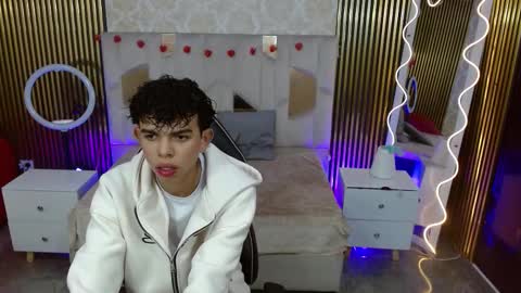  keahi  online show from March 29, 11:32 am