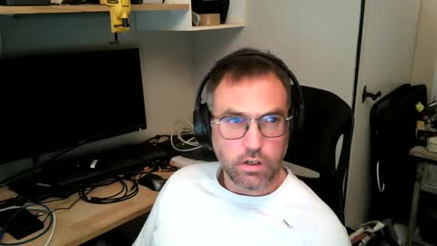 Snapshot of kelvin06133 chatting on December 27, 10:59 pm kelvin06133 online show from December 27, 10:59 pm