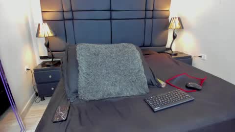 Ken Smith online show from December 7, 1:04 am