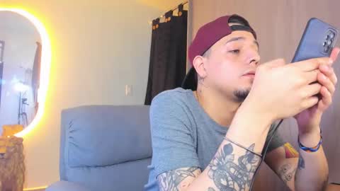 kendel_dimitri online show from February 12, 6:51 am