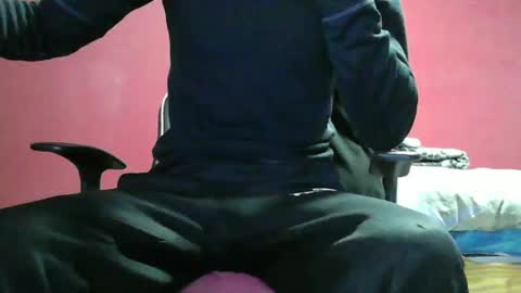 Snapshot of kev19922 chatting on December 25, 6:41 pm kev19922 online show from December 25, 6:41 pm