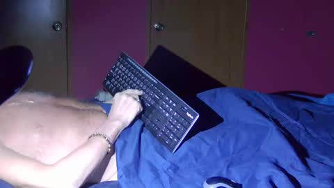 Snapshot of kevin1a chatting on February 3, 3:53 am Kevin online show from February 3, 3:53 am