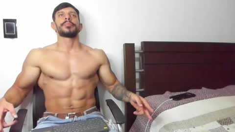 kevin_malone22 online show from September 26, 3:37 am