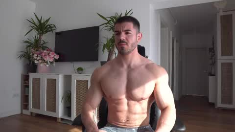 Snapshot of kevinandresxx chatting on February 12, 11:51 am Kevin online show from February 12, 11:51 am