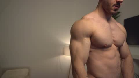 Snapshot of kevinandresxx chatting on December 3, 1:21 pm Kevin online show from December 3, 1:21 pm