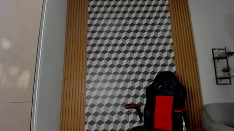 khen_west1 online show from March 8, 5:19 pm