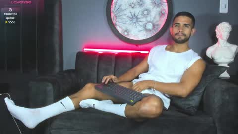 Khriss brown online show from February 3, 10:43 pm