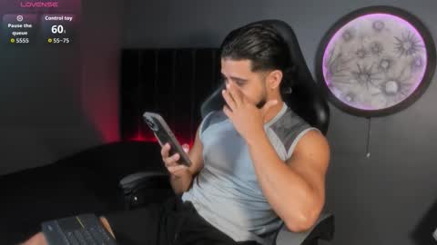 Khriss brown online show from January 7, 9:42 pm