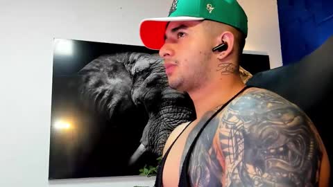 Angel Falconer online show from November 28, 3:21 am