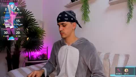 king voy online show from October 14, 9:00 pm