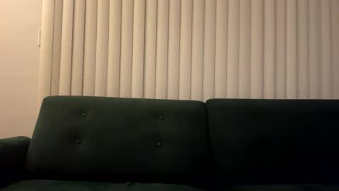 Snapshot of kingdabiggest chatting on October 15, 6:21 am KingDaBiggest online show from October 15, 6:21 am