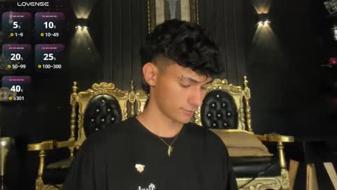  A L E X  online show from December 13, 4:54 am