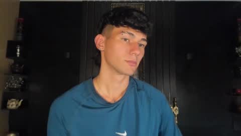  A L E X  online show from December 12, 4:15 am