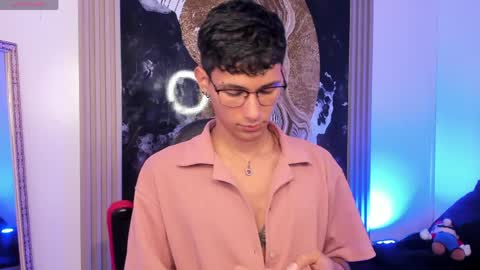  A L E X  online show from April 8, 3:29 am