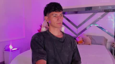  A L E X  online show from January 10, 4:44 am