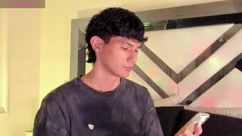  A L E X  online show from February 19, 4:55 am