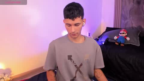  A L E X  online show from February 5, 3:13 am