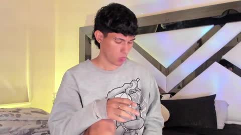  A L E X  online show from February 13, 3:39 am