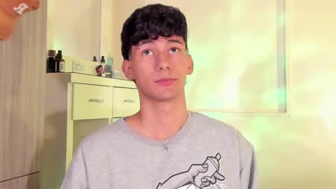  A L E X  online show from February 21, 3:45 am