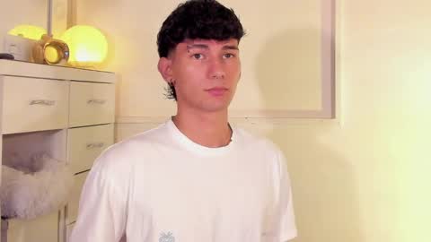  A L E X  online show from February 23, 3:50 am