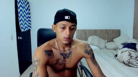 Snapshot of kings_latins chatting on October 23, 8:40 am DOMINANT ALPHA KINGS online show from October 23, 8:40 am