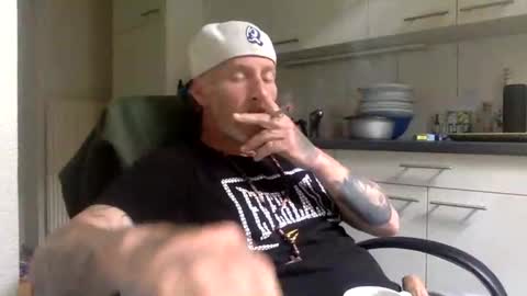 kingsize online show from May 13, 10:01 am