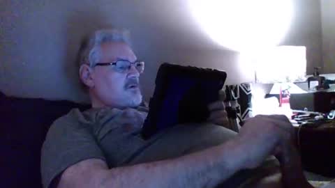 kingtongue10 online show from December 10, 12:49 pm