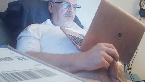 kingtongue10 online show from January 6, 10:14 pm