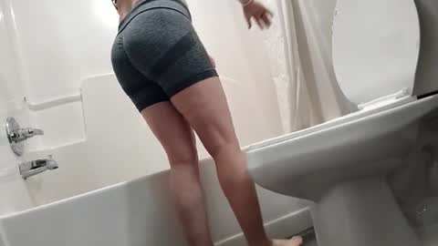 kis4kum online show from March 23, 12:05 am