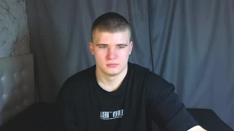 Snapshot of kittenmur chatting on December 14, 3:04 pm Vlad online show from December 14, 3:04 pm