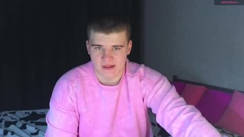 Snapshot of kittenmur chatting on March 1, 1:18 pm Vlad online show from March 1, 1:18 pm